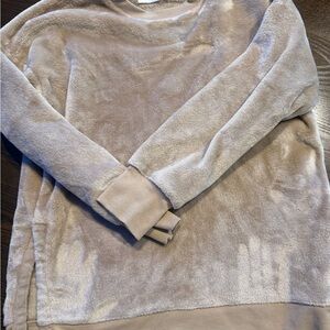 SO Women's Cozy Plush Sweatshirt in Beige